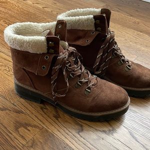 Universal Thread Boots